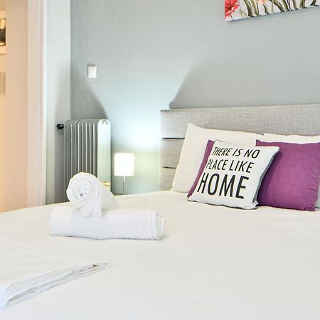 Fresh & Renovated Apartment Next To Metro Station Athen Exterior foto