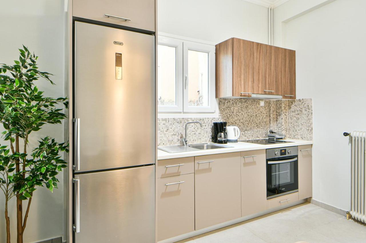 Fresh & Renovated Apartment Next To Metro Station Athen Exterior foto