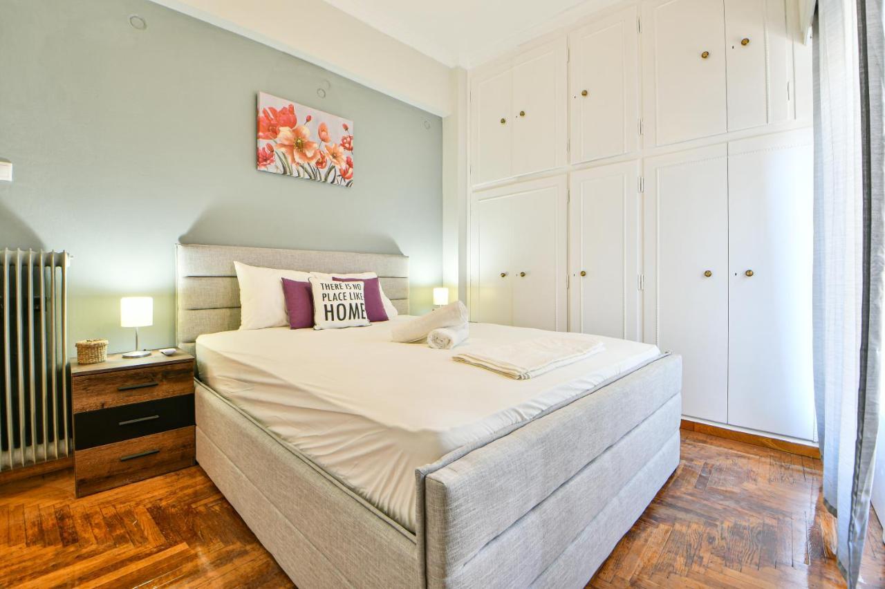 Fresh & Renovated Apartment Next To Metro Station Athen Exterior foto
