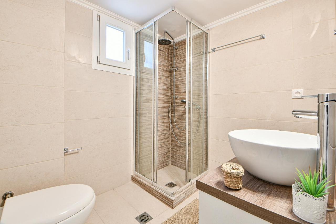 Fresh & Renovated Apartment Next To Metro Station Athen Exterior foto